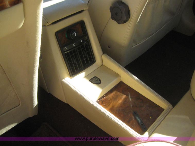 image for item 3026 1990 Jaguar XJ Vanden Plas Majestic