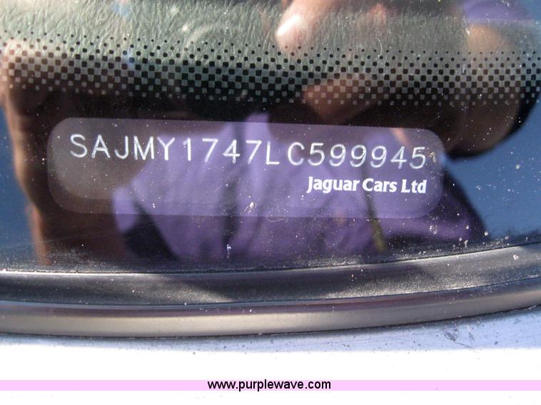 image for item 3026 1990 Jaguar XJ Vanden Plas Majestic