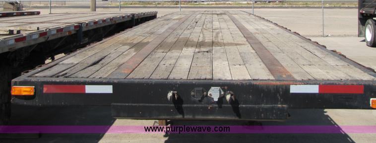 image for item 3454 2002 Transcraft TL2000 48' flatbed trailer