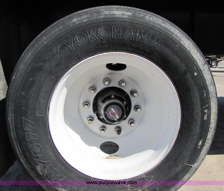 image for item 3454 2002 Transcraft TL2000 48' flatbed trailer