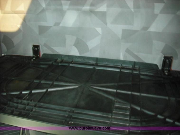 image for item 3630 2003 Volvo VNL 670 semi truck