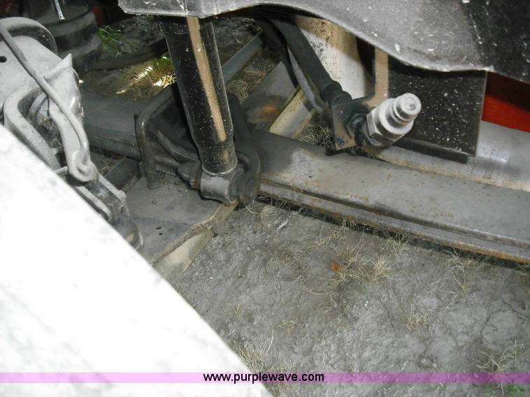 image for item 3630 2003 Volvo VNL 670 semi truck