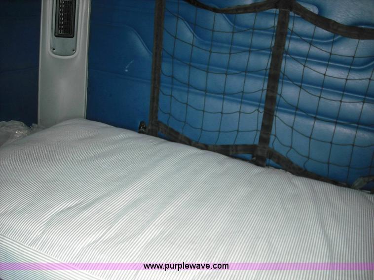 image for item 3634 2004 Freightliner Columbia 120 semi truck