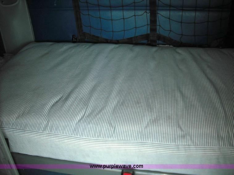 image for item 3634 2004 Freightliner Columbia 120 semi truck