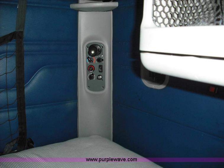 image for item 3634 2004 Freightliner Columbia 120 semi truck