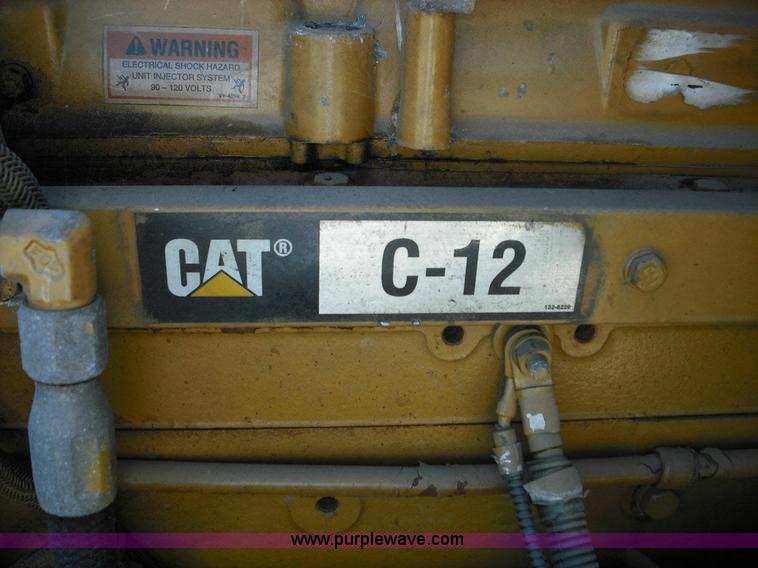 image for item 3635 2004 Peterbilt Conventional 379 semi truck