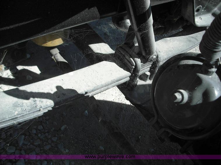 image for item 3635 2004 Peterbilt Conventional 379 semi truck