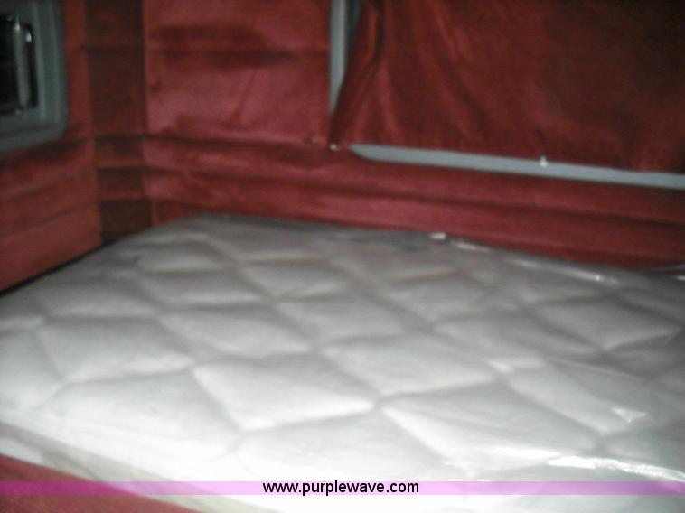 image for item 3635 2004 Peterbilt Conventional 379 semi truck