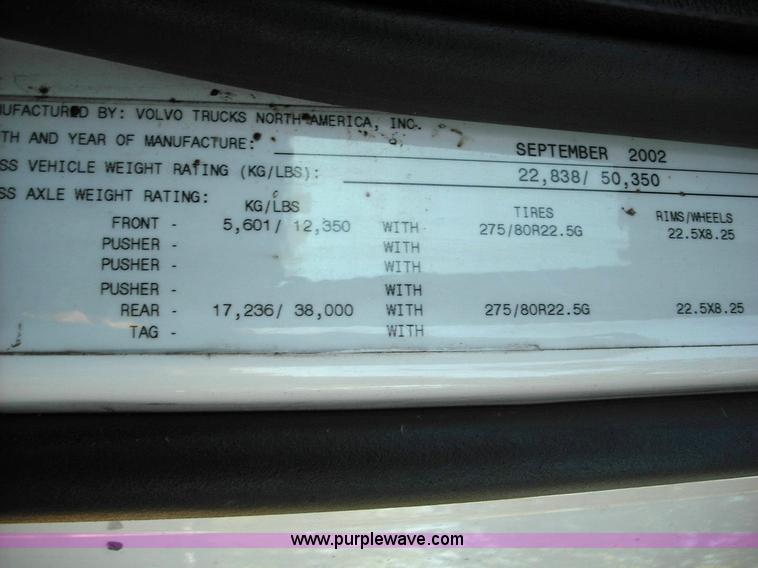 image for item 3636 2003 Volvo VNL64T 770 semi truck