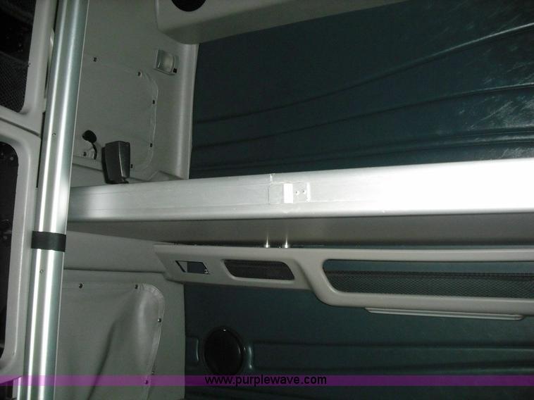 image for item 3636 2003 Volvo VNL64T 770 semi truck