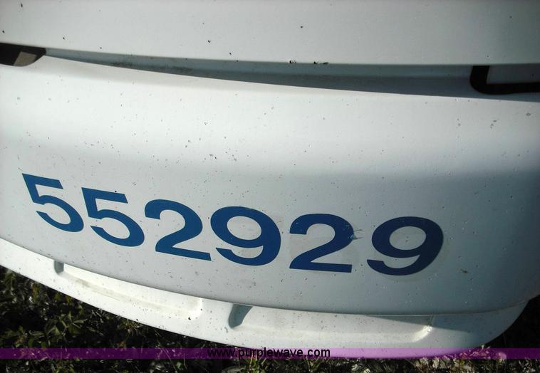 image for item 3638 2003 Volvo VNL semi truck