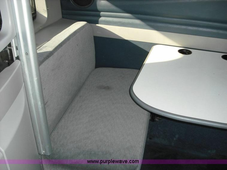 image for item 3638 2003 Volvo VNL semi truck