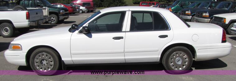image for item 4667 2004 Ford Crown Victoria Police Interceptor
