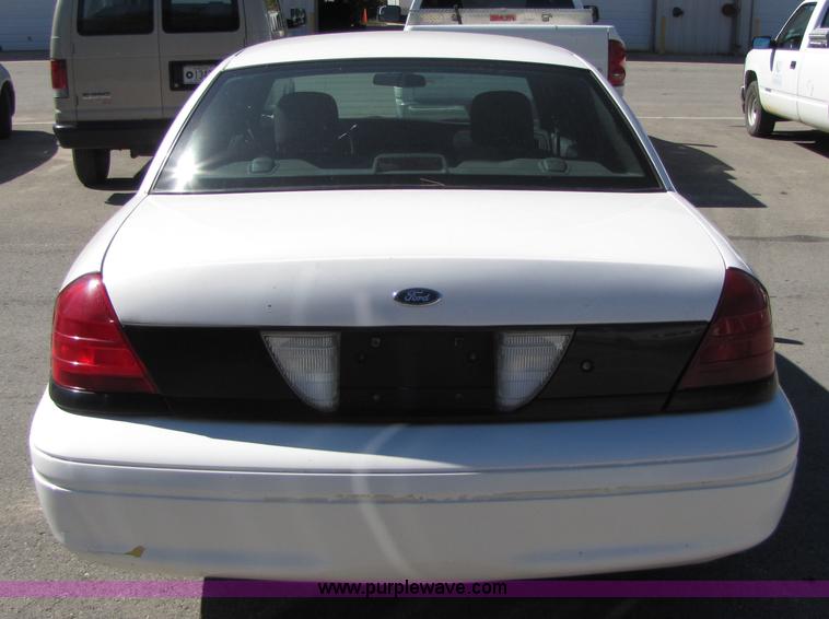 image for item 4667 2004 Ford Crown Victoria Police Interceptor