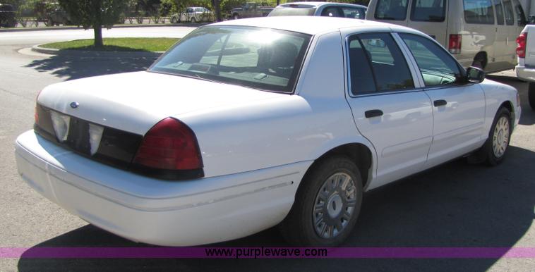 image for item 4667 2004 Ford Crown Victoria Police Interceptor