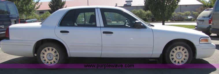 image for item 4667 2004 Ford Crown Victoria Police Interceptor