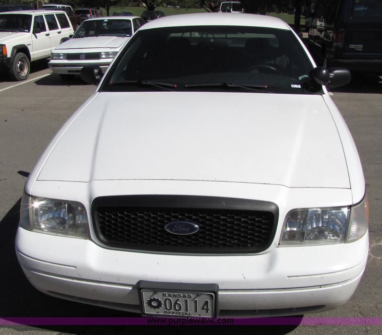 image for item 4667 2004 Ford Crown Victoria Police Interceptor