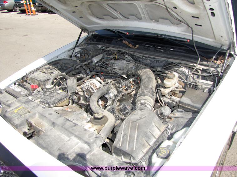 image for item 4667 2004 Ford Crown Victoria Police Interceptor