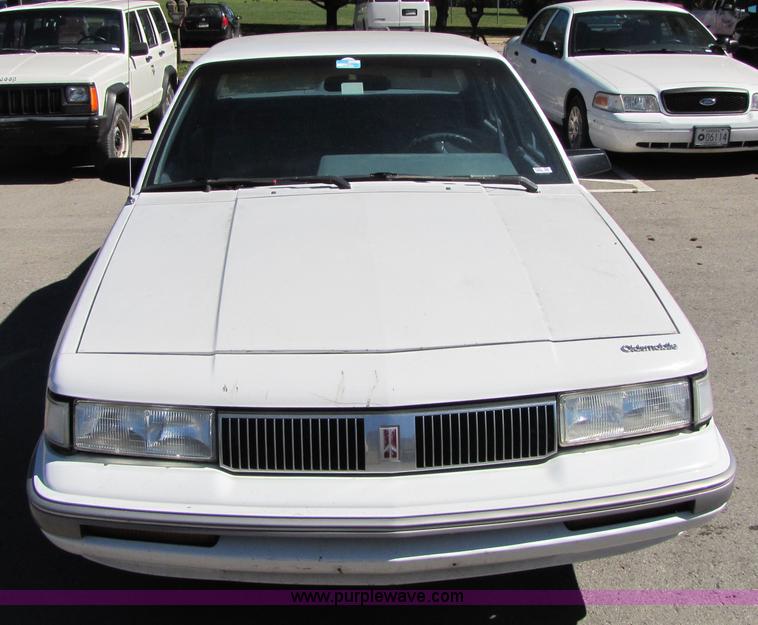 image for item 4668 1995 Oldsmobile Siera SL