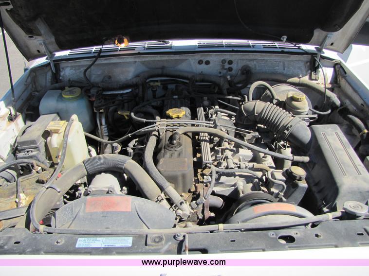 image for item 4669 1996 Jeep Cherokee SE
