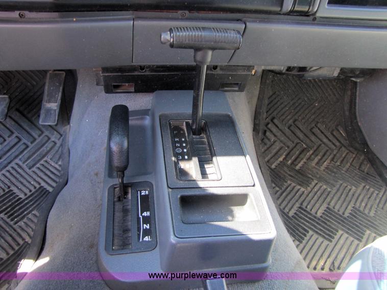image for item 4669 1996 Jeep Cherokee SE