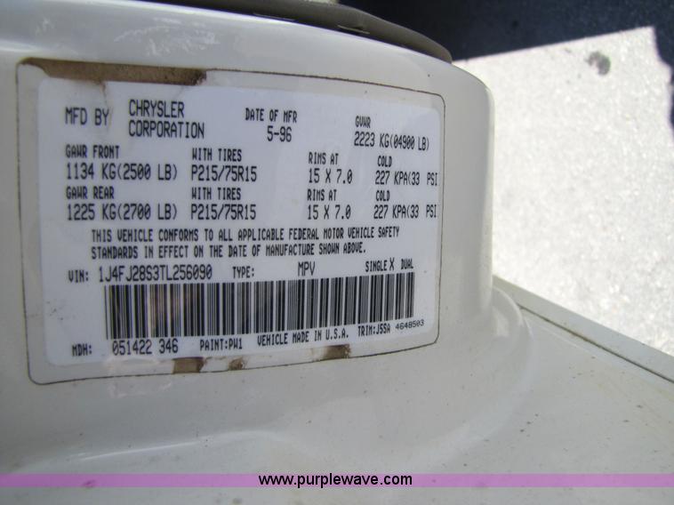 image for item 4669 1996 Jeep Cherokee SE