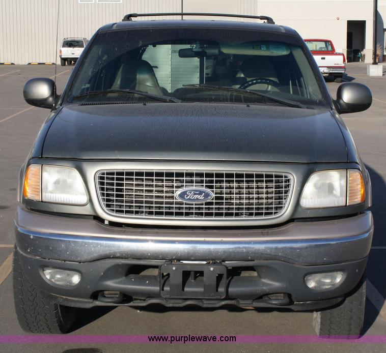 image for item 4699 1999 Ford Expedition Eddie Bauer Edition