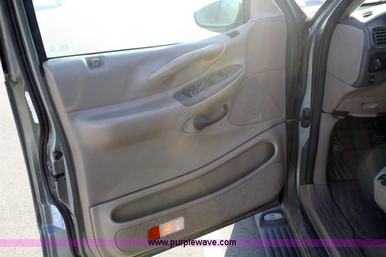 image for item 4699 1999 Ford Expedition Eddie Bauer Edition