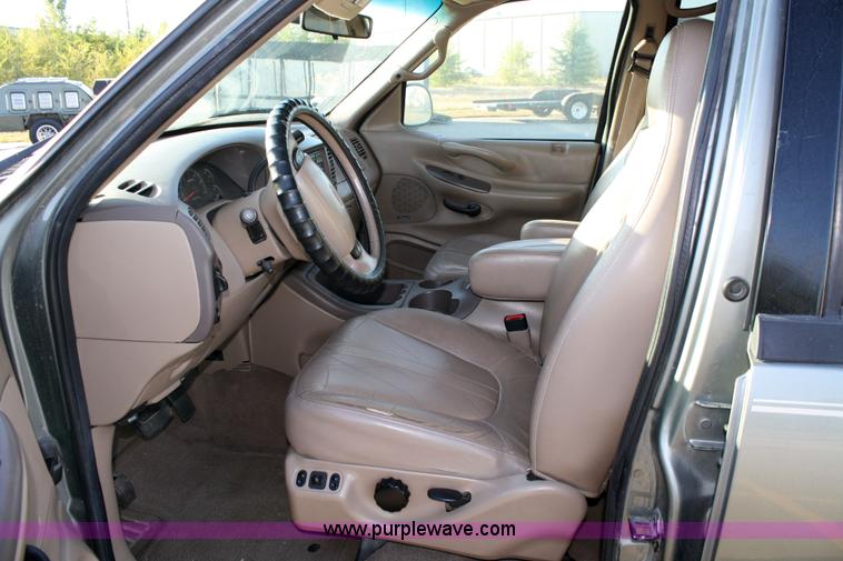 image for item 4699 1999 Ford Expedition Eddie Bauer Edition