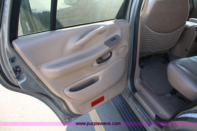 image for item 4699 1999 Ford Expedition Eddie Bauer Edition