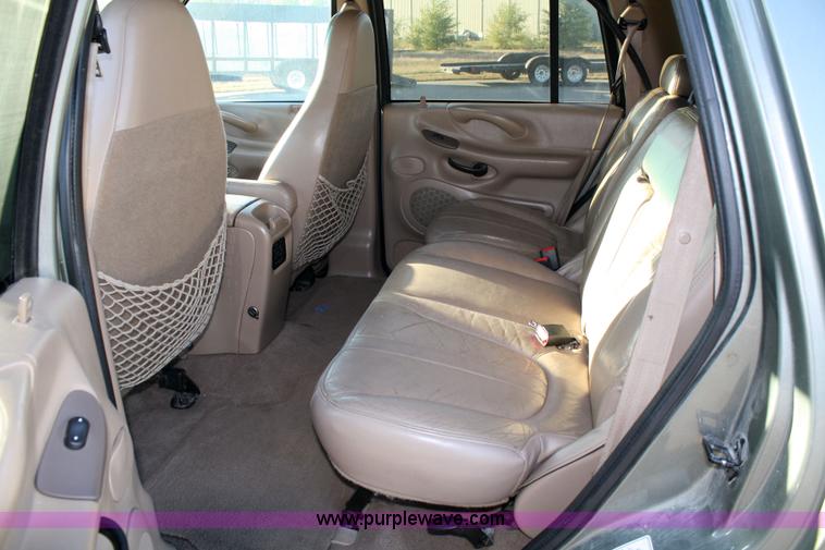 image for item 4699 1999 Ford Expedition Eddie Bauer Edition