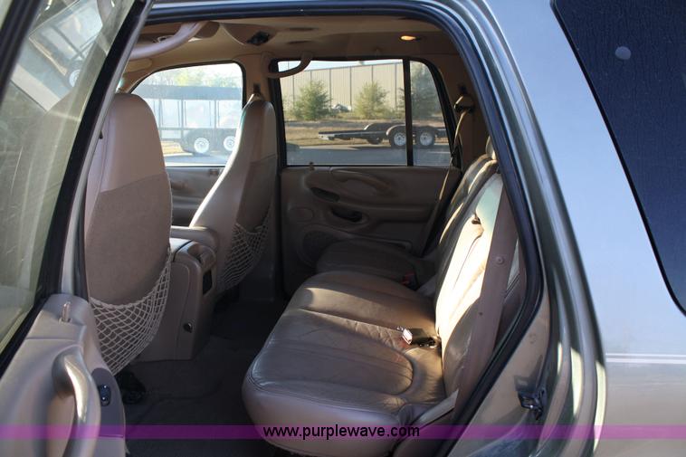 image for item 4699 1999 Ford Expedition Eddie Bauer Edition