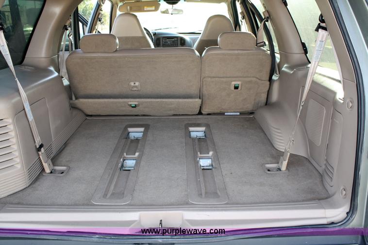 image for item 4699 1999 Ford Expedition Eddie Bauer Edition