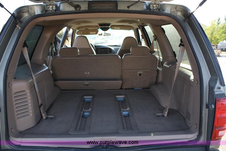 image for item 4699 1999 Ford Expedition Eddie Bauer Edition