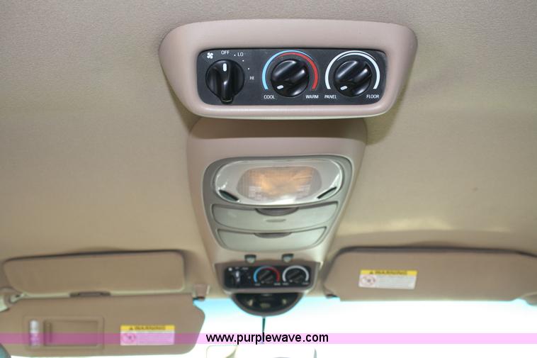 image for item 4699 1999 Ford Expedition Eddie Bauer Edition