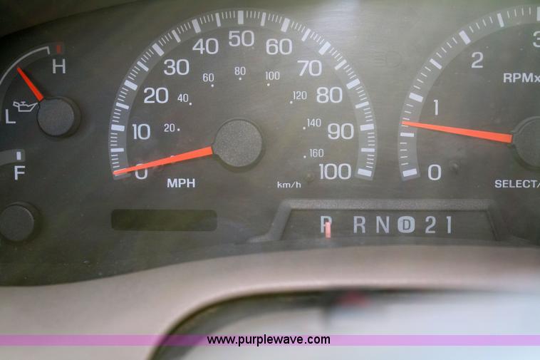 image for item 4699 1999 Ford Expedition Eddie Bauer Edition