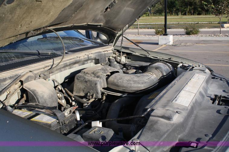 image for item 4699 1999 Ford Expedition Eddie Bauer Edition