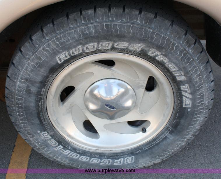 image for item 4699 1999 Ford Expedition Eddie Bauer Edition