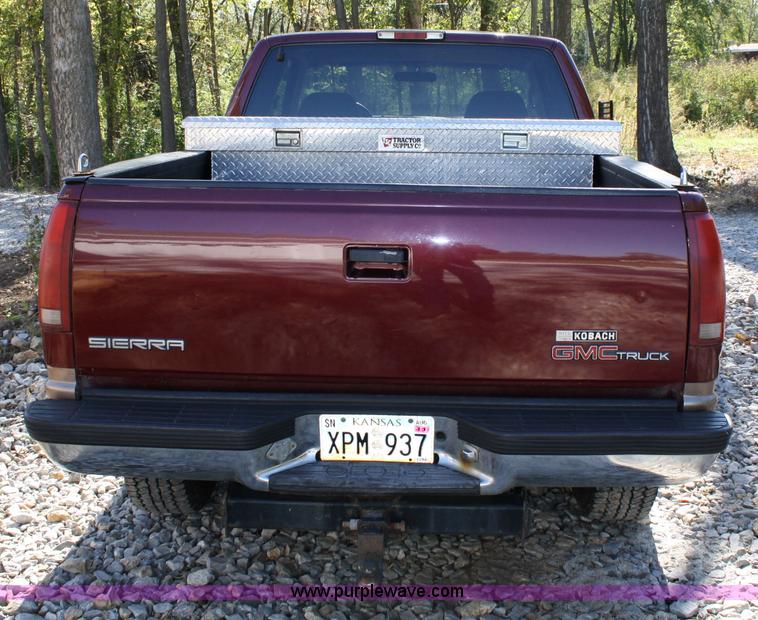 image for item 4709 1997 GMC K1500 Sierra extended cab pickup truck