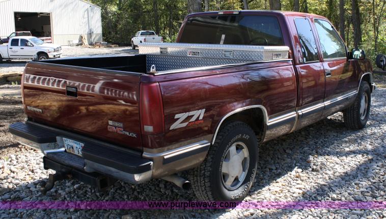 image for item 4709 1997 GMC K1500 Sierra extended cab pickup truck