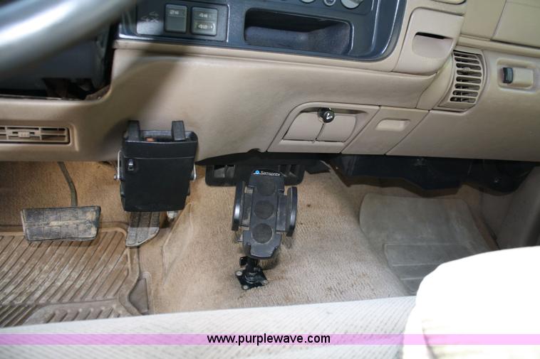 image for item 4709 1997 GMC K1500 Sierra extended cab pickup truck