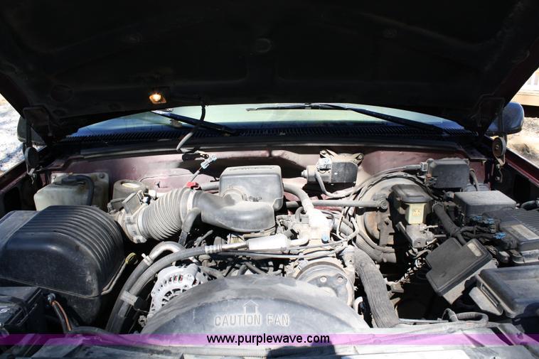 image for item 4709 1997 GMC K1500 Sierra extended cab pickup truck