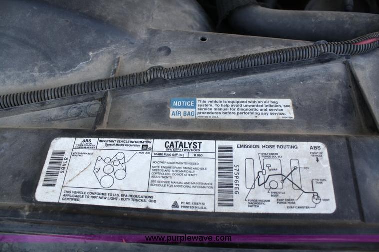 image for item 4709 1997 GMC K1500 Sierra extended cab pickup truck