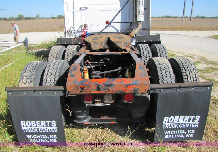 image for item 5150 1997 Volvo WIA semi truck