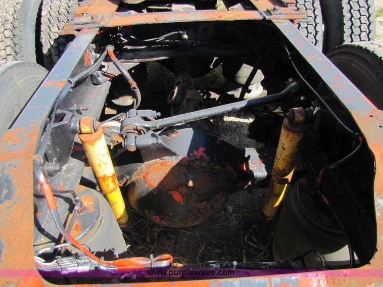 image for item 5150 1997 Volvo WIA semi truck