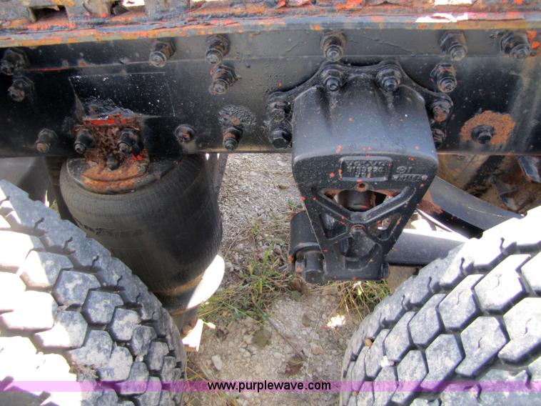 image for item 5150 1997 Volvo WIA semi truck