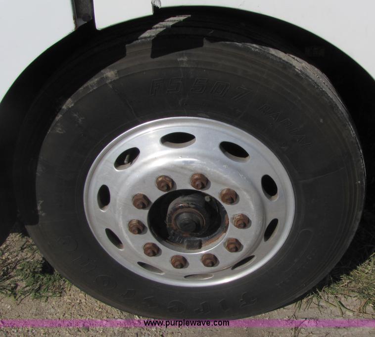 image for item 5150 1997 Volvo WIA semi truck