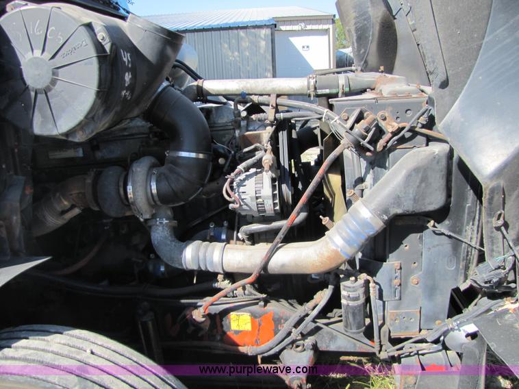 image for item 5150 1997 Volvo WIA semi truck