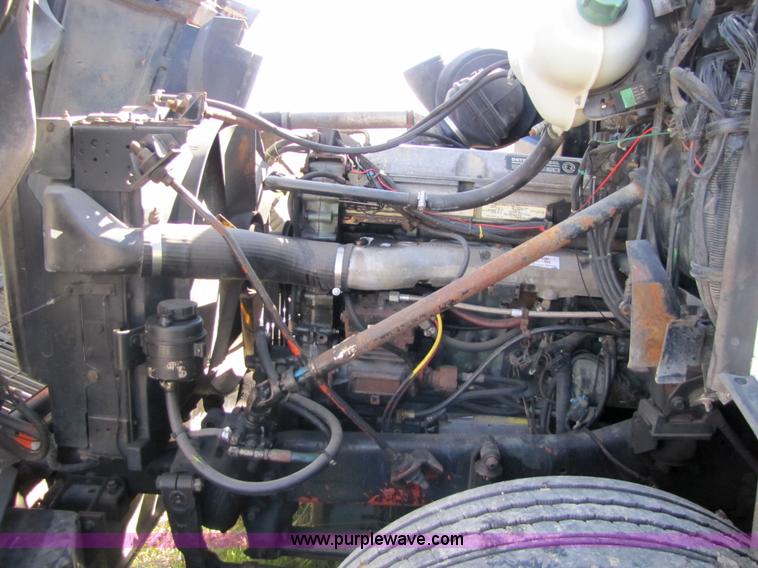 image for item 5150 1997 Volvo WIA semi truck