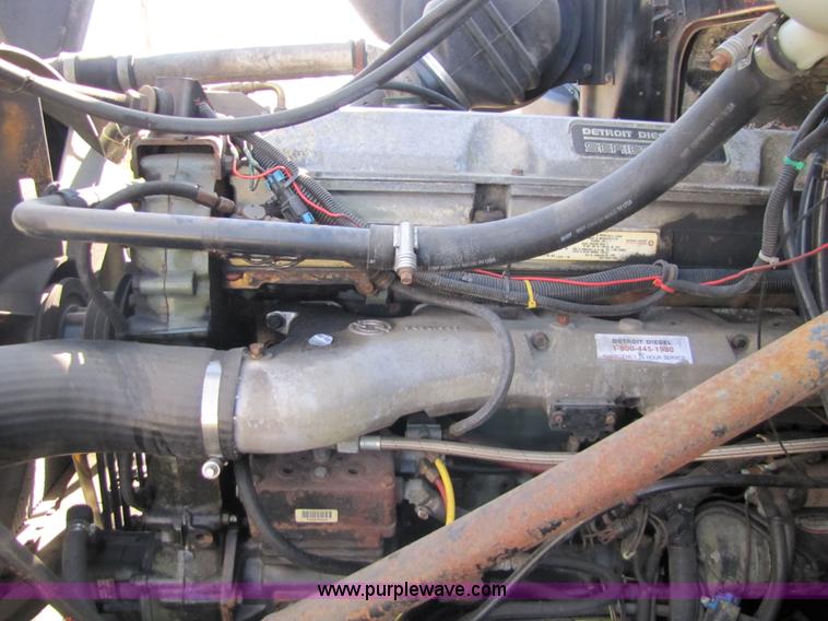 image for item 5150 1997 Volvo WIA semi truck